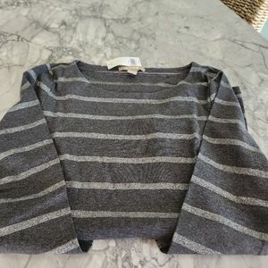 Long sleeve t shirt .